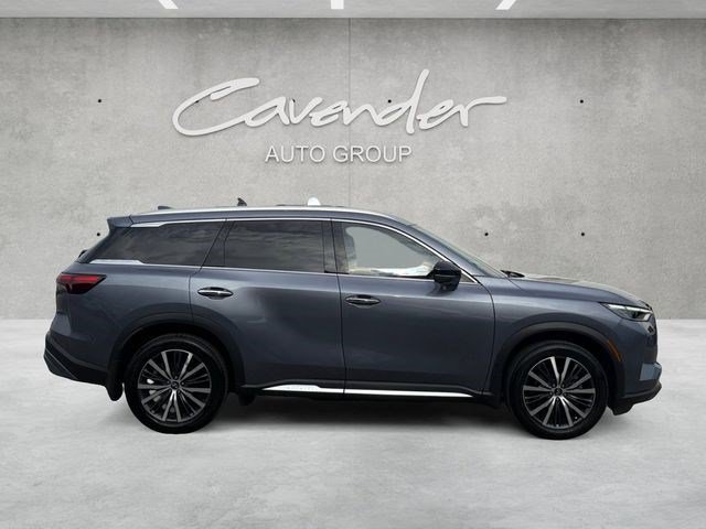 Used 2023 INFINITI QX60 Sensory w/ Cargo Package AWD/4WD image 17
