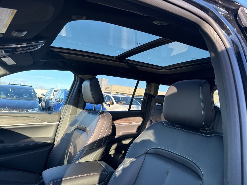 New 2026 Jeep Grand Cherokee Limited AWD/4WD image 17