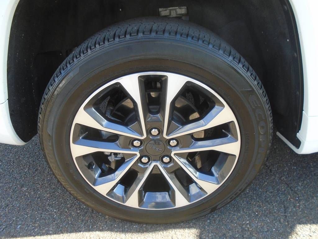 Used 2023 Jeep Grand Cherokee Overland image 18