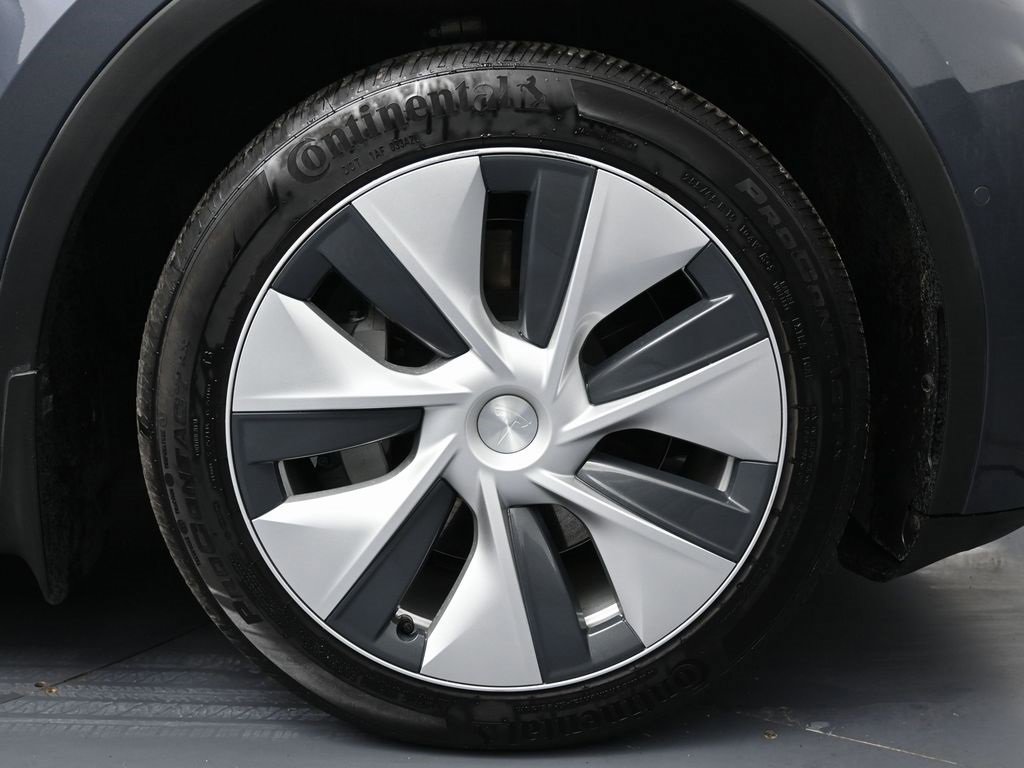 Used 2021 Tesla Model Y Long Range image 13