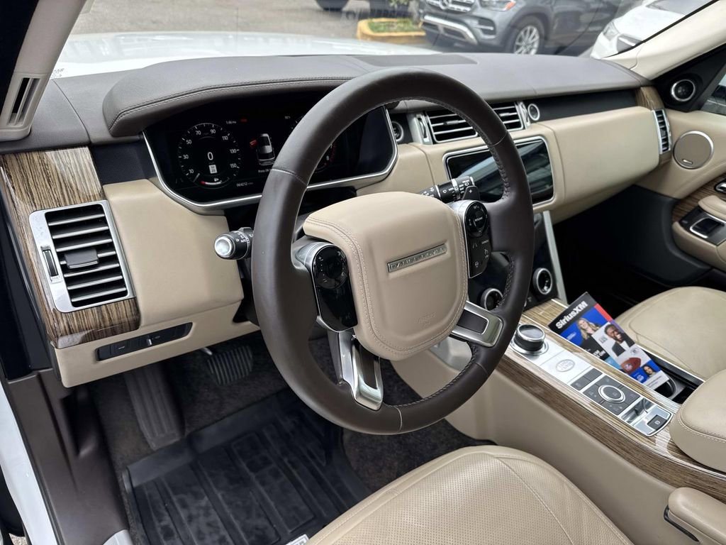 Used 2019 Land Rover Range Rover HSE image 18