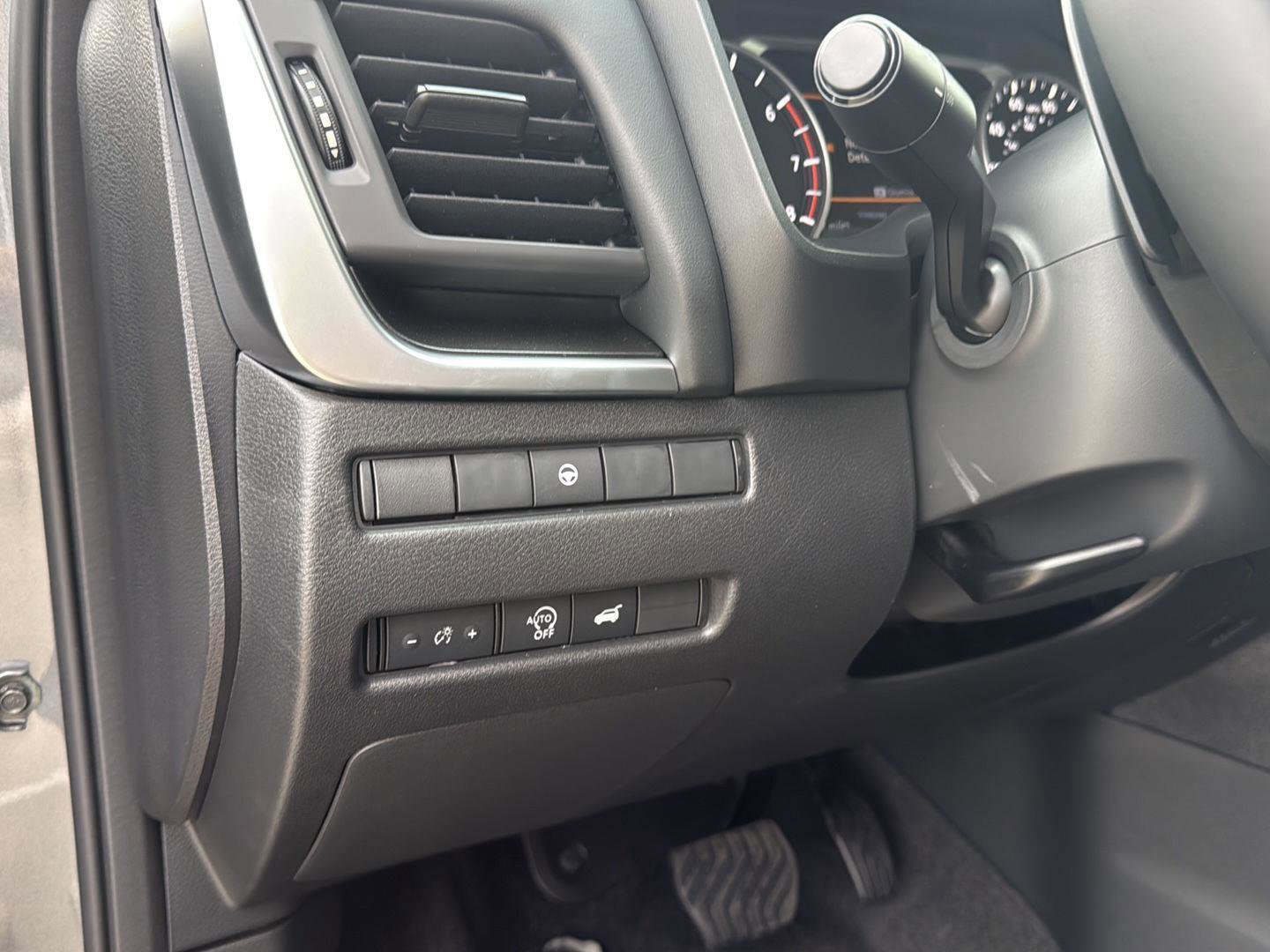 New 2026 Nissan Rogue SV w/ Cold Weather Package FWD image 30