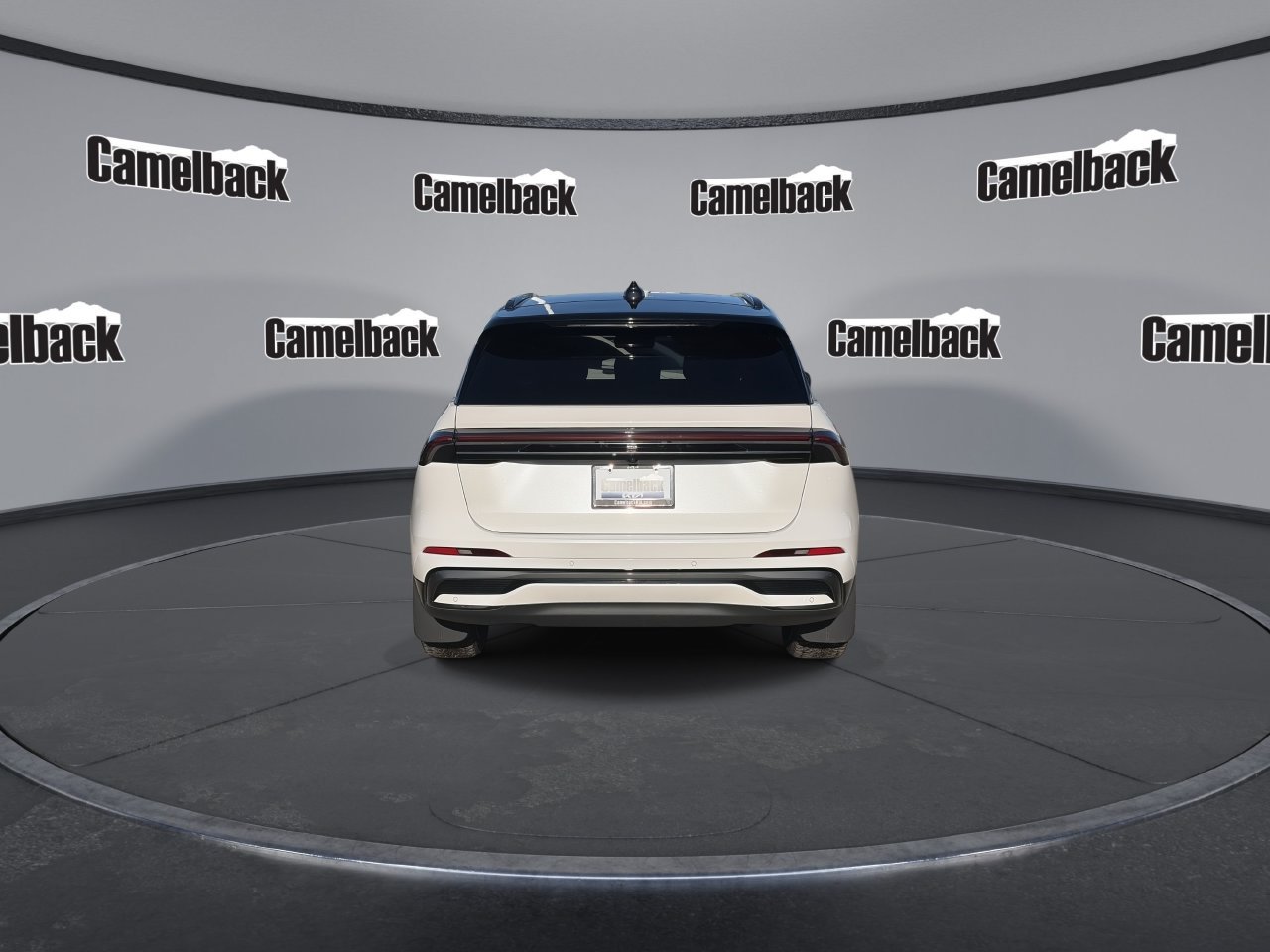 Used 2024 Lincoln Nautilus Reserve w/ Equipment Group 202A AWD/4WD image 6