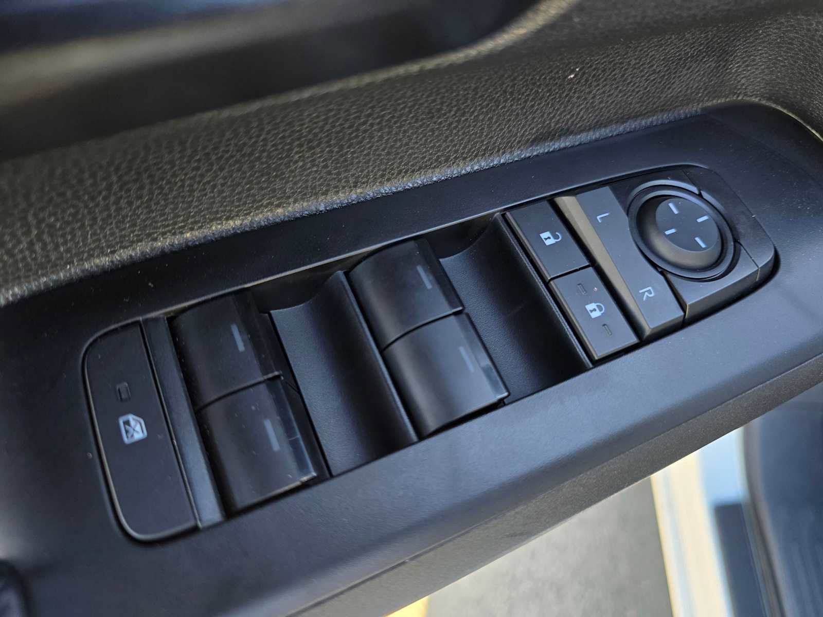 Certified 2025 Toyota Tacoma SR5 image 23