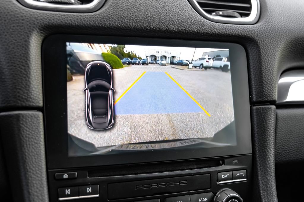 Used 2021 Porsche 718 Cayman w/ Premium Package image 18