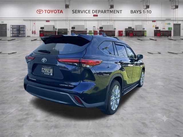 Used 2022 Toyota Highlander Limited AWD/4WD image 7