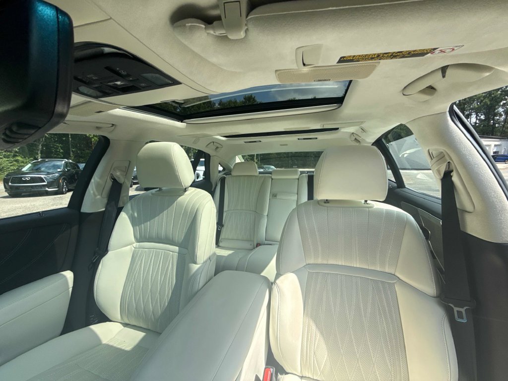Used 2022 Lexus LS 500 w/ Interior Upgrade Package RWD image 25