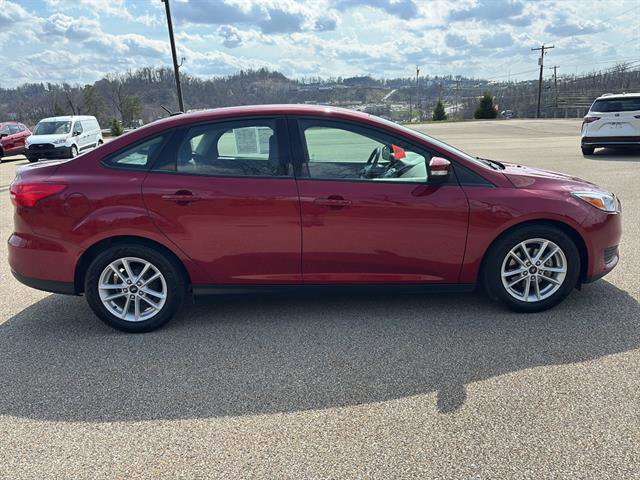 Used 2017 Ford Focus SE w/ Cold Weather Package image 5