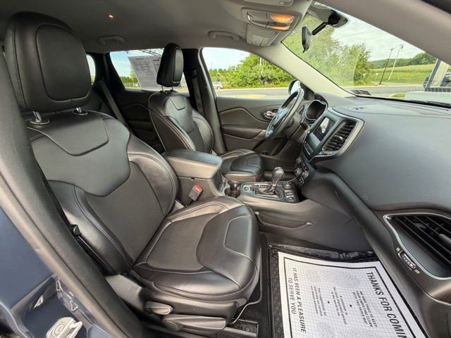 Used 2019 Jeep Cherokee Latitude Plus w/ Cold Weather Group AWD/4WD image 36