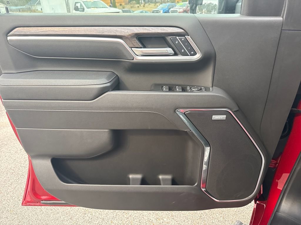 Used 2025 Chevrolet Silverado 2500 LTZ w/ LTZ Plus Package image 13