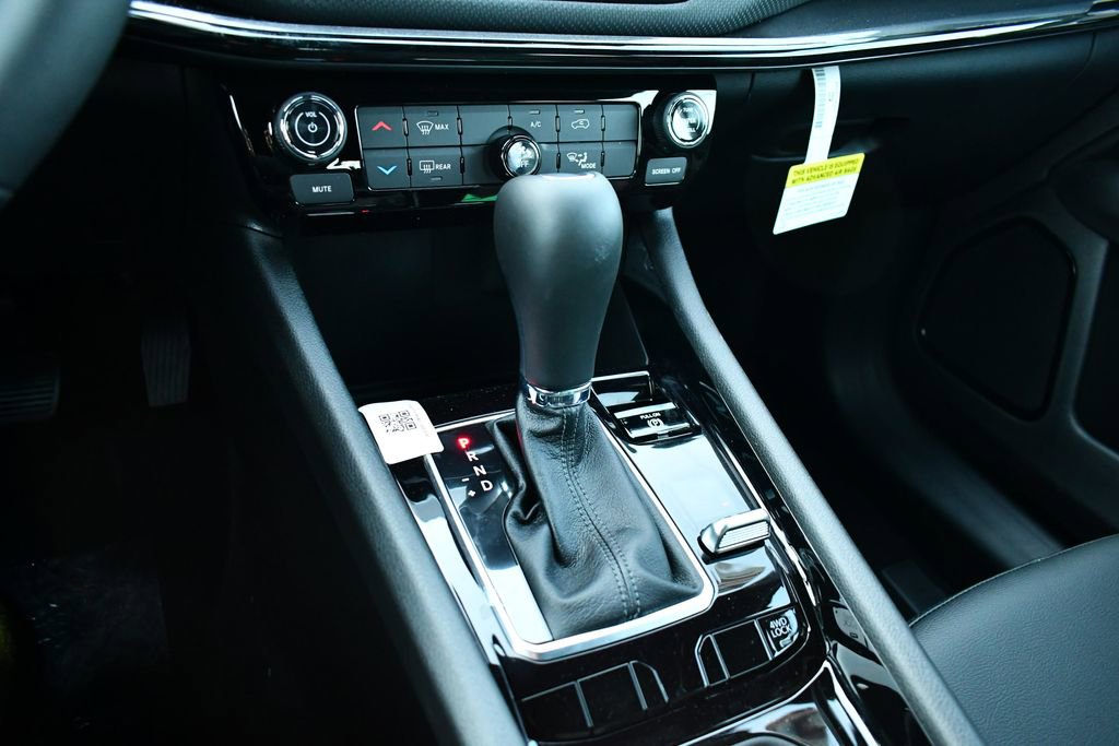 New 2026 Jeep Compass Latitude image 17