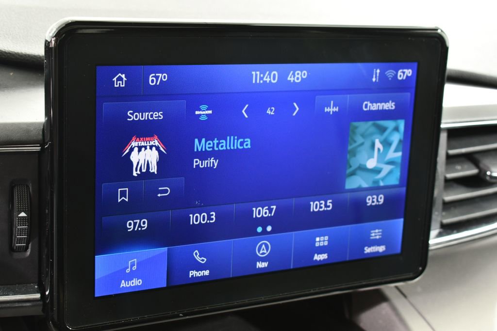 Used 2022 Ford Explorer XLT w/ Equipment Group 202A AWD/4WD image 29