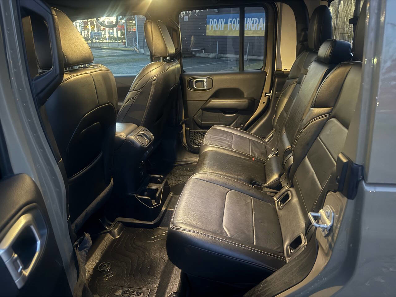 Used 2020 Jeep Gladiator Overland w/ Cold Weather Group AWD/4WD image 12