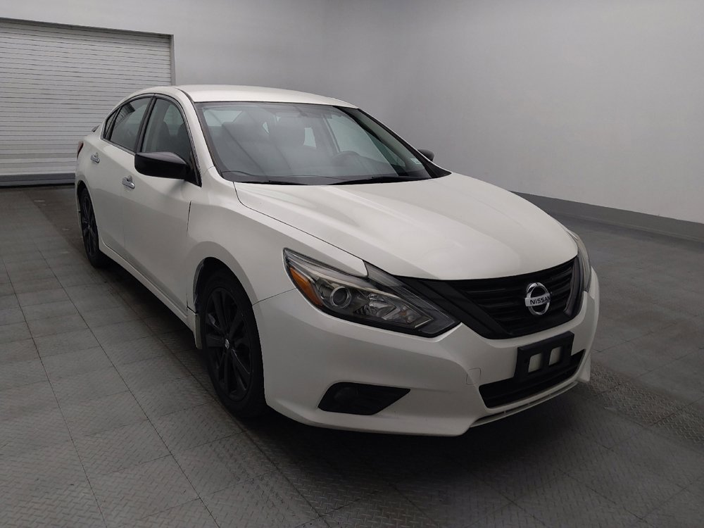 Used 2018 Nissan Altima 2.5 SR w/ SR Midnight Edition FWD image 13