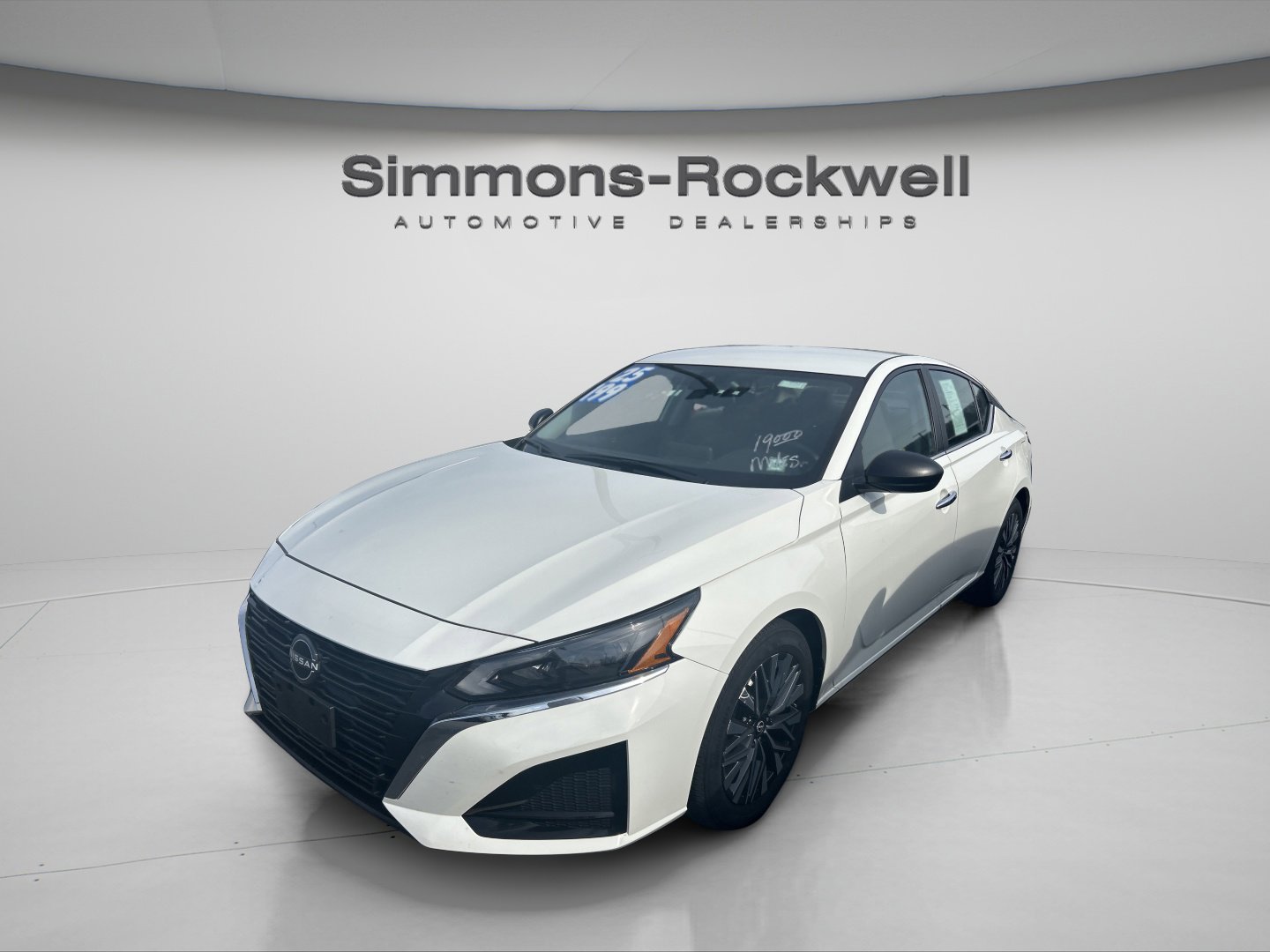 Used 2025 Nissan Altima 2.5 SV FWD image 4
