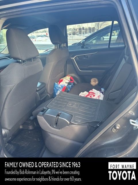 Used 2019 Toyota RAV4 LE image 8