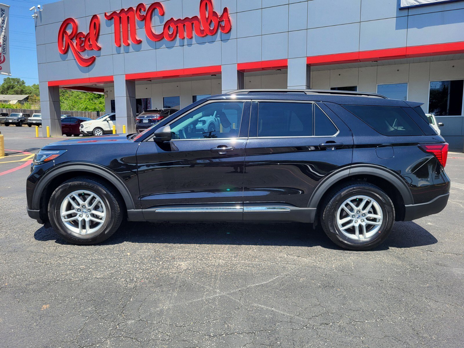 Used 2025 Ford Explorer Active RWD image 7