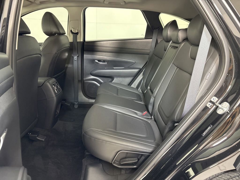 Certified 2025 Hyundai Tucson SEL FWD image 18