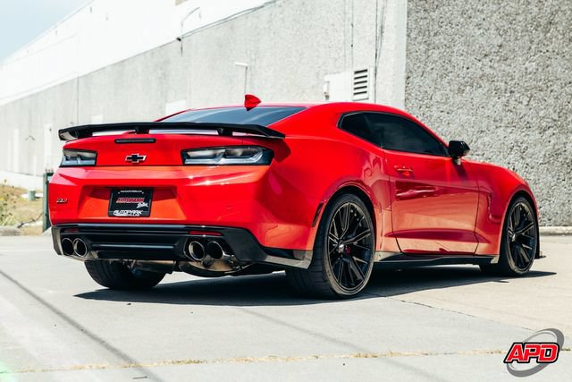 Used 2018 Chevrolet Camaro ZL1 RWD image 7
