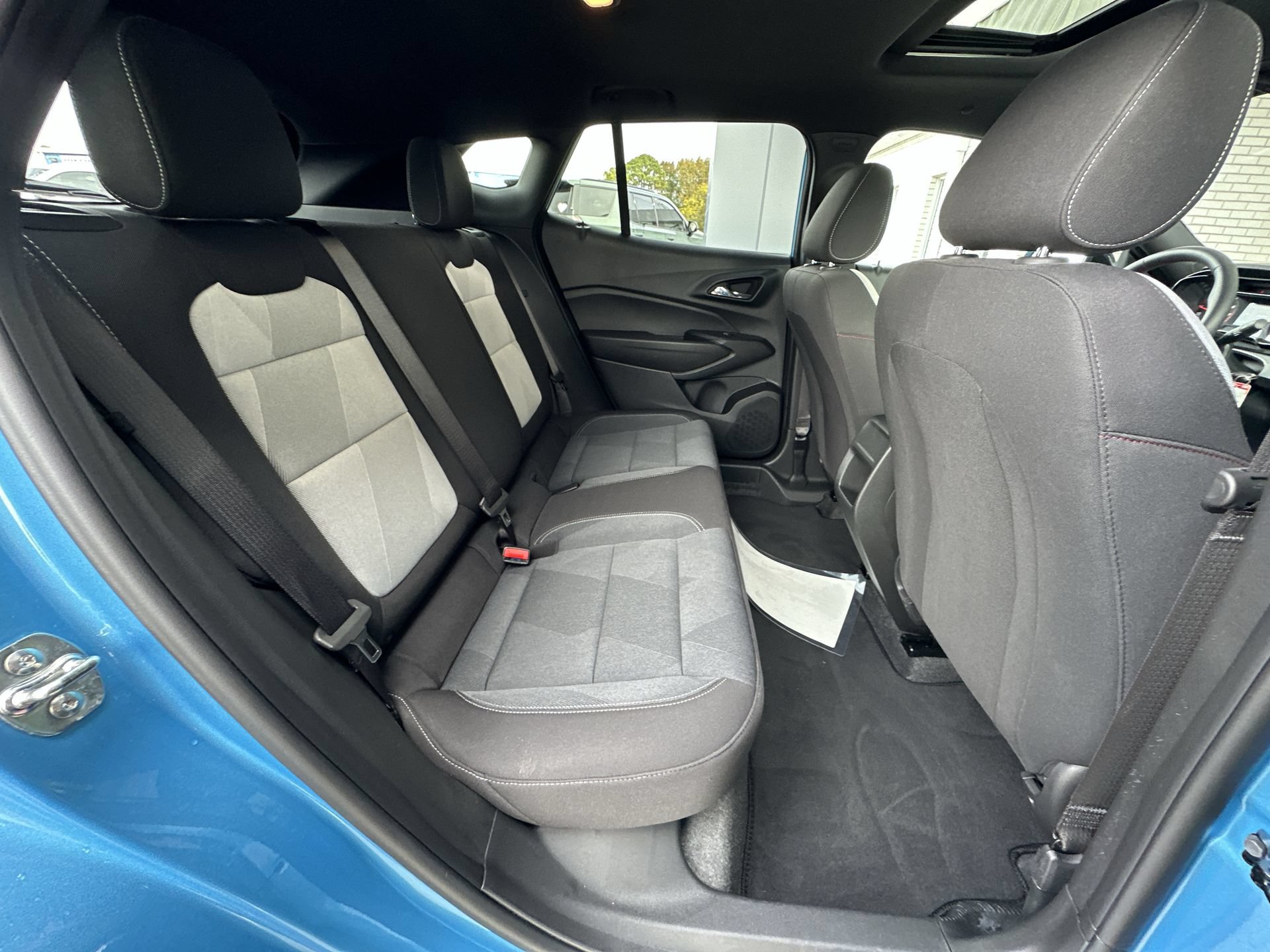 Used 2026 Chevrolet Trax RS w/ Sunroof Package FWD image 24