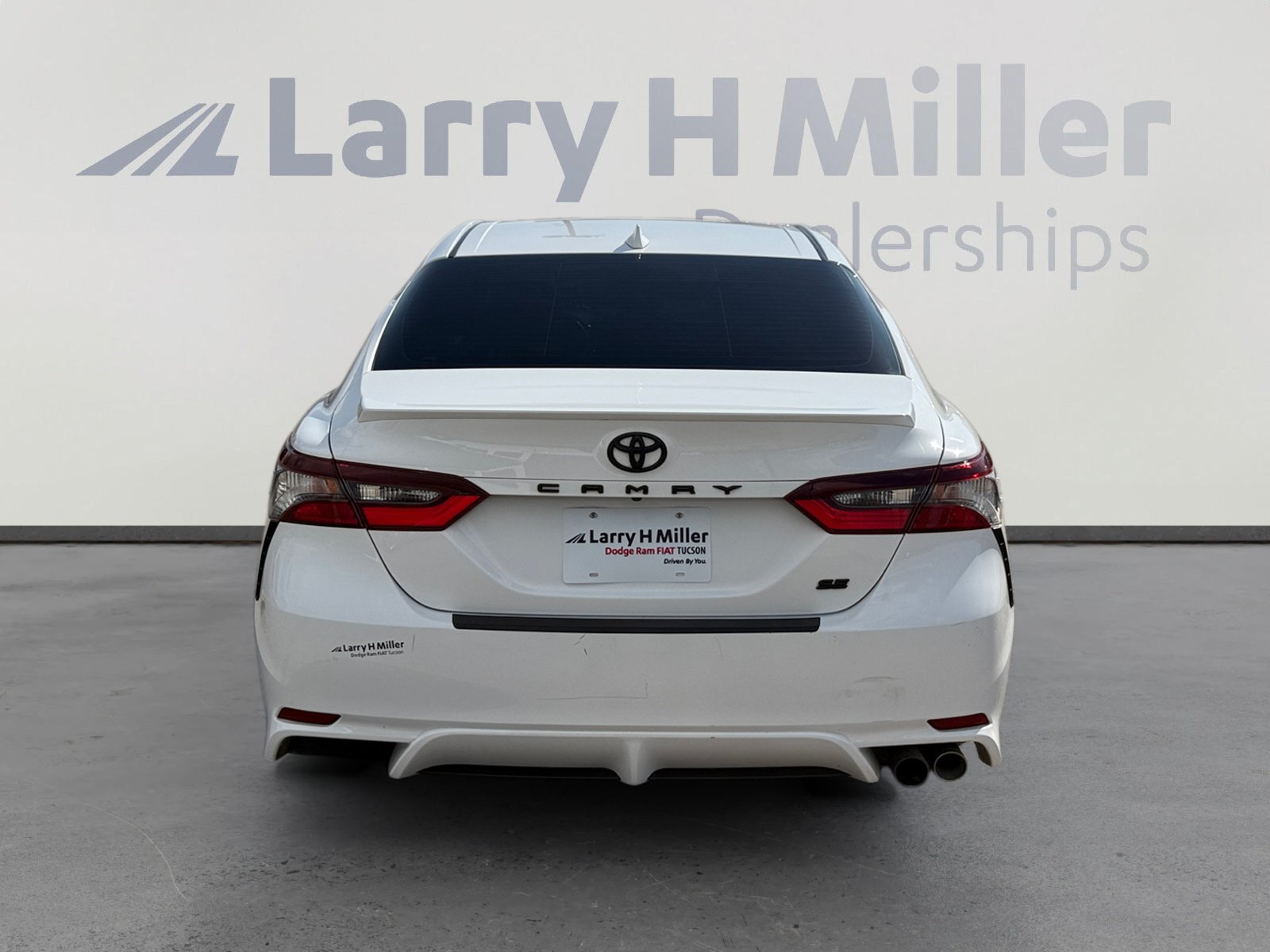 Used 2023 Toyota Camry SE w/ Protection Package (Q2) (TMS) FWD image 4