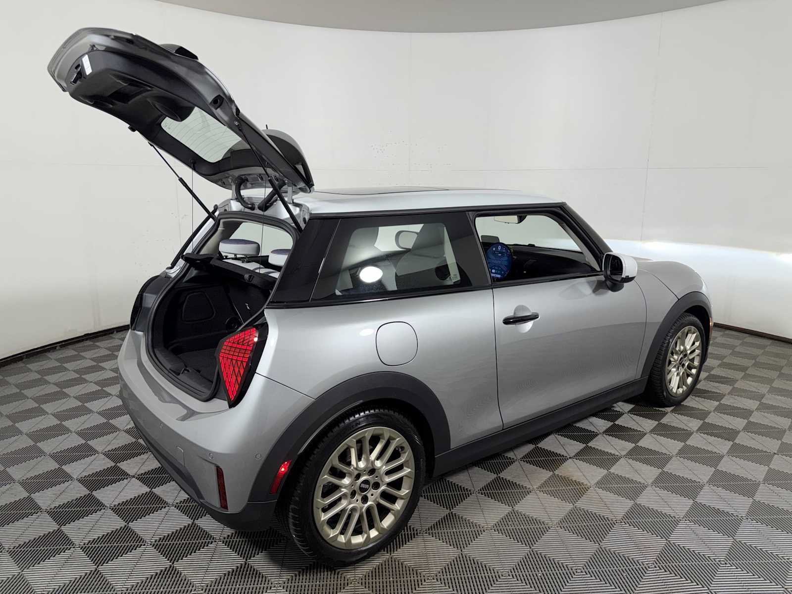 Used 2025 MINI Cooper S FWD image 22