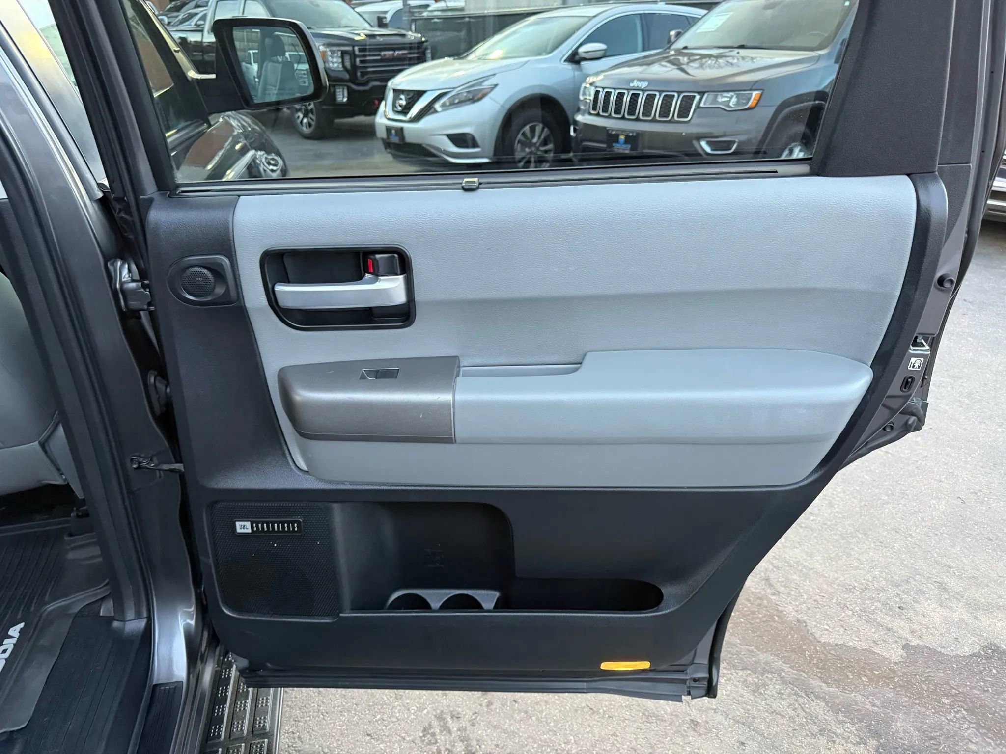 Used 2017 Toyota Sequoia Limited w/ Safety & Convenience Package image 26