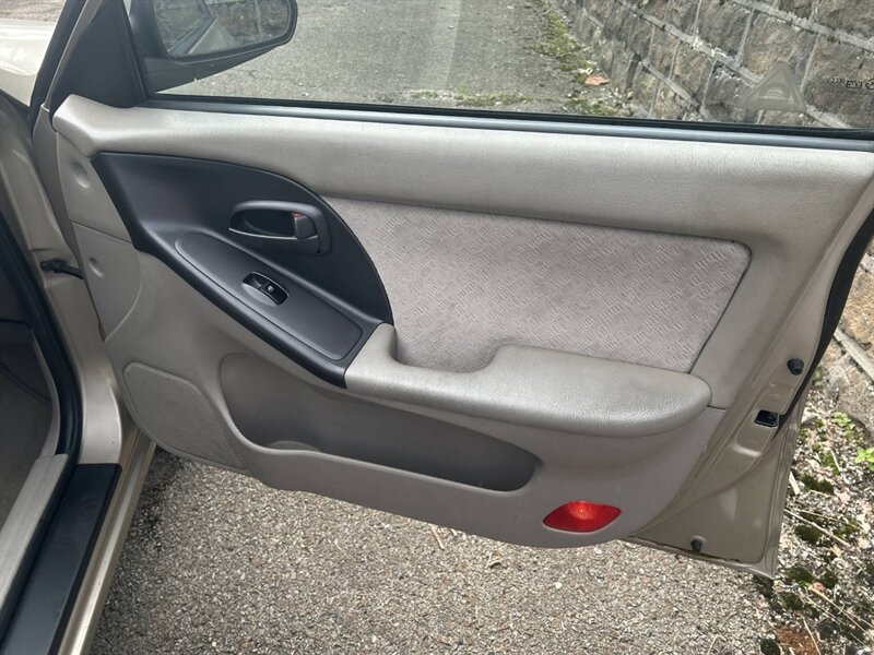Used 2005 Hyundai Elantra GLS FWD image 29