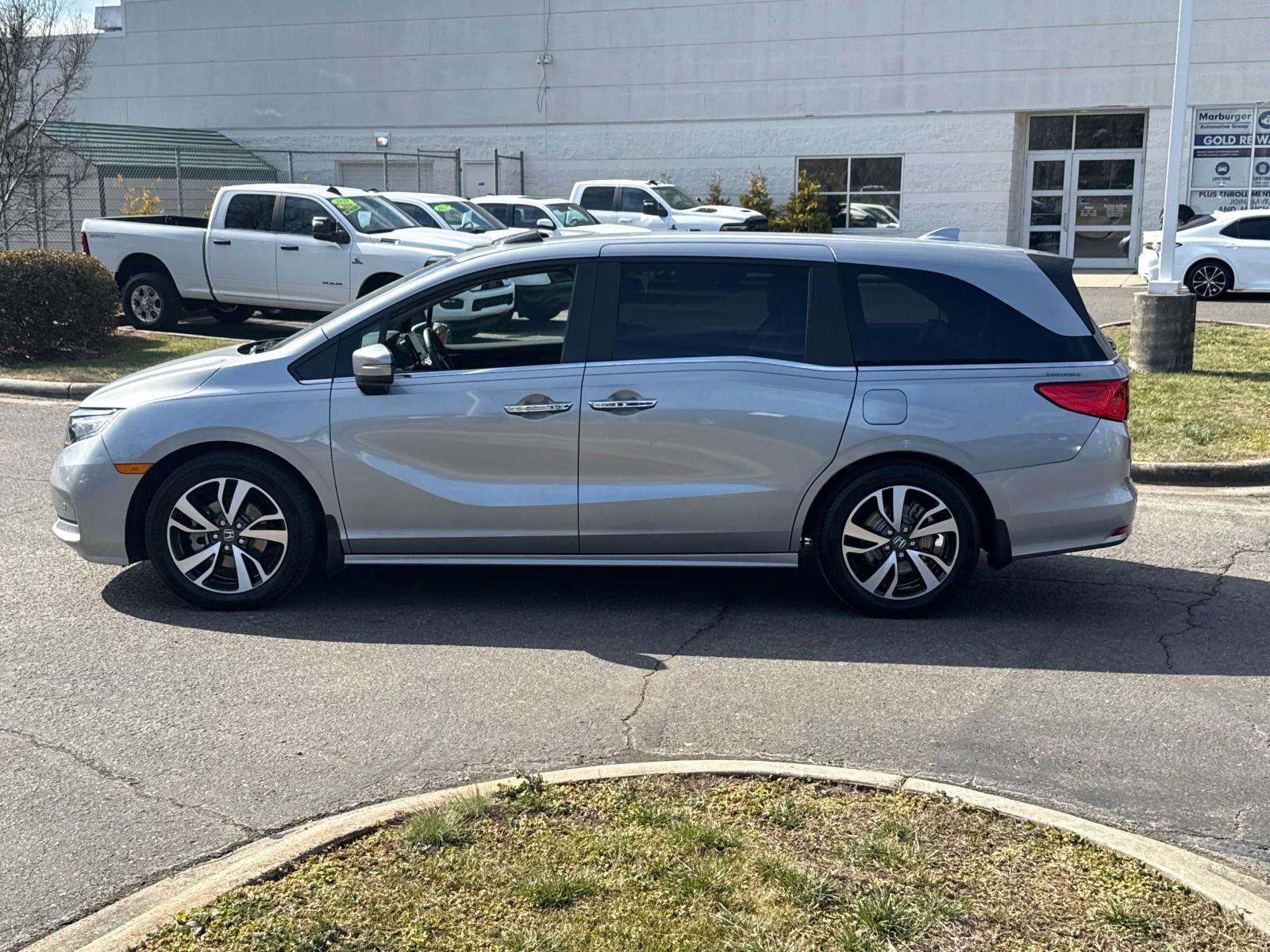 Used 2023 Honda Odyssey Touring image 5