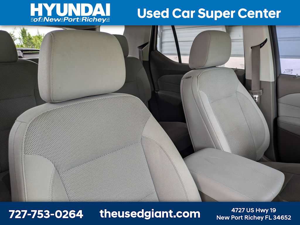 Used 2019 Chevrolet Traverse LT FWD image 6