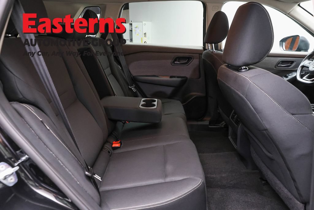 Used 2023 Nissan Rogue S AWD/4WD image 24