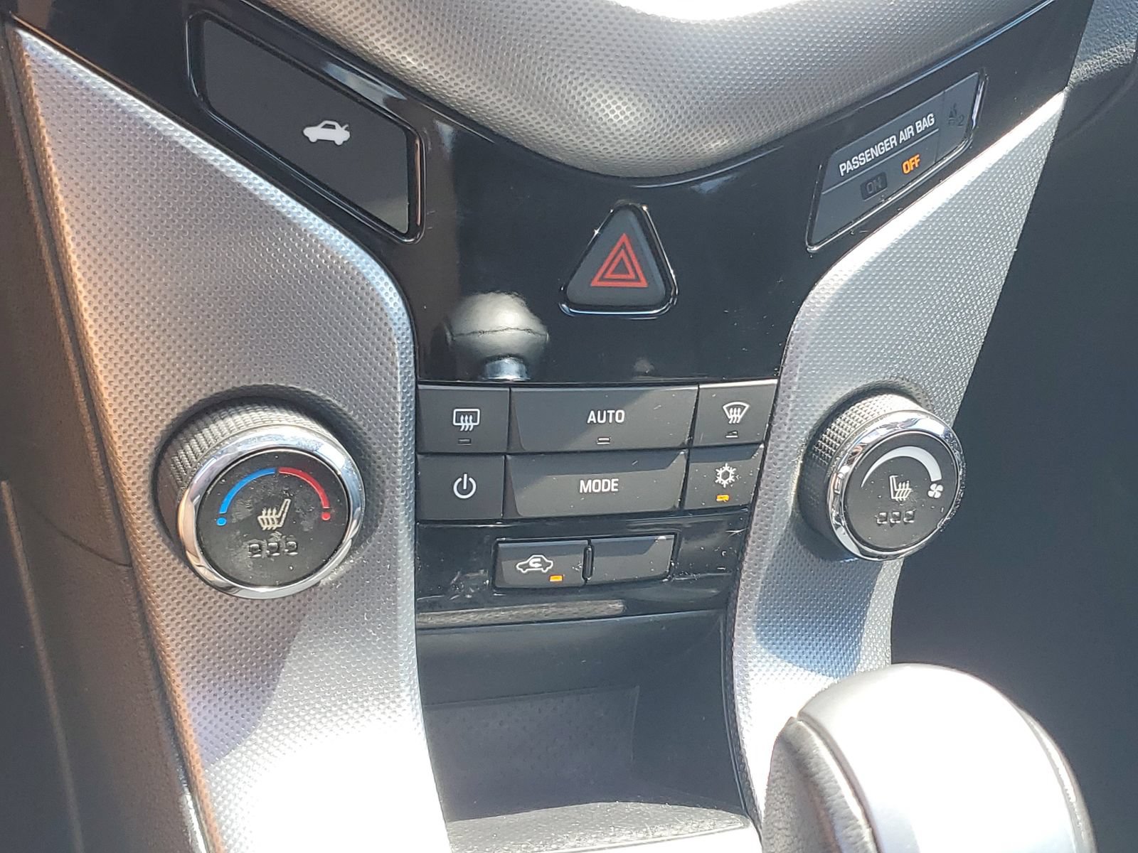 Used 2015 Chevrolet Cruze LTZ w/ Sun, Sound and Sport Package FWD image 30