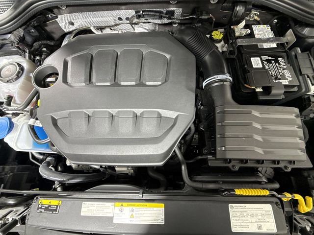 Used 2024 Volkswagen Golf R image 29