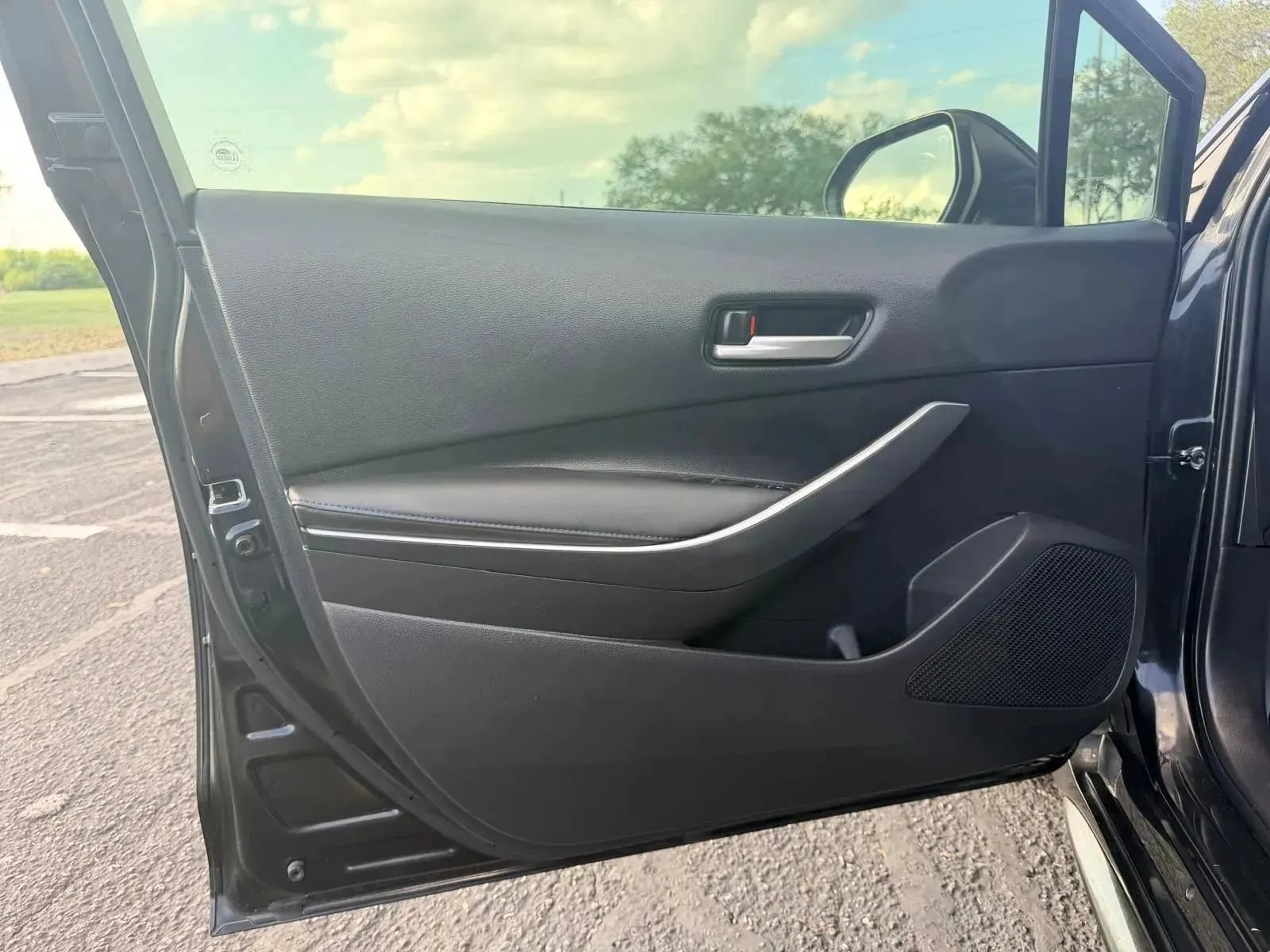 Used 2022 Toyota Corolla SE FWD image 11