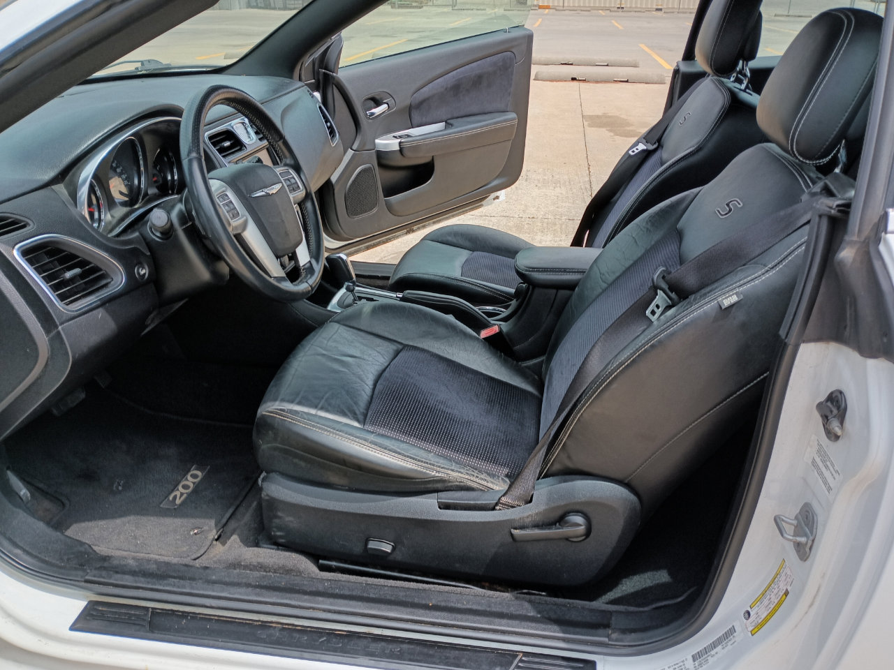 Used 2013 Chrysler 200 S image 13