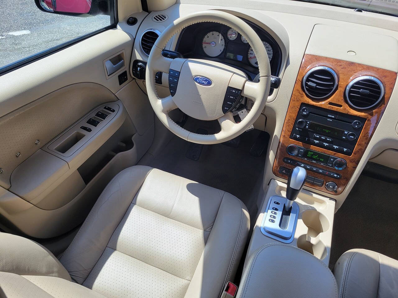 Used 2006 Ford Freestyle Limited AWD/4WD image 25