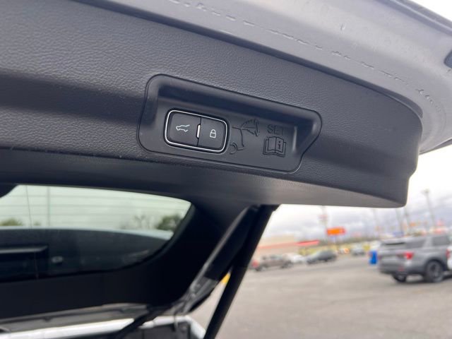 Used 2023 Ford Explorer XLT w/ Equipment Group 202A AWD/4WD image 8