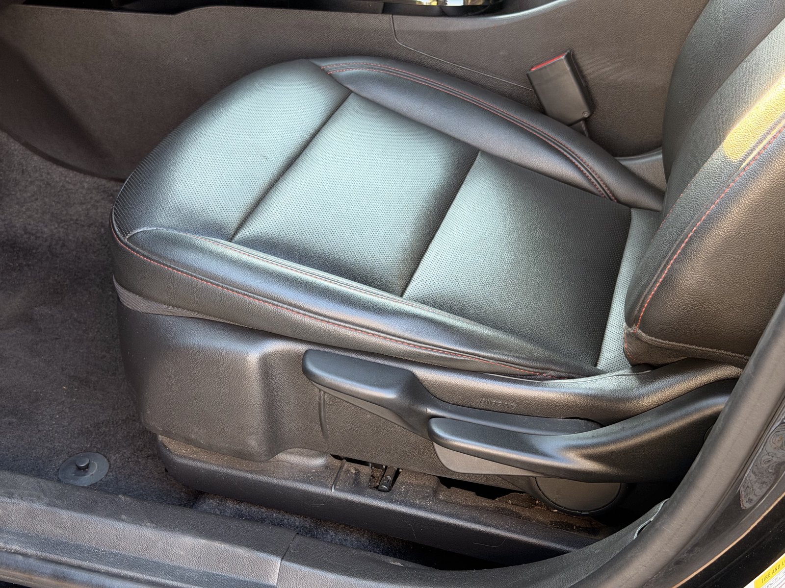 Used 2025 Chevrolet Trax RS w/ Sunroof Package FWD image 15