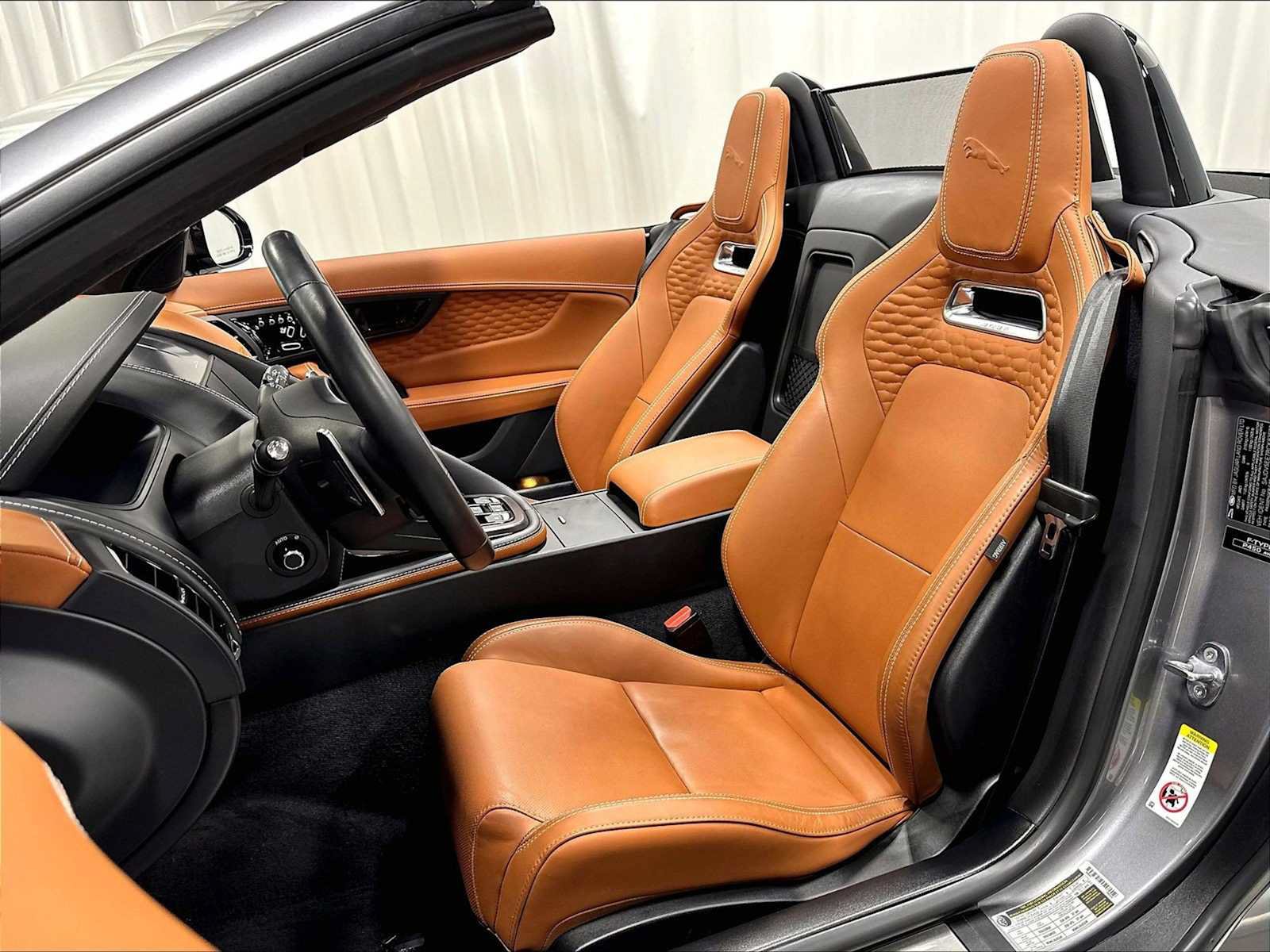 Used 2024 Jaguar F-TYPE Convertible AWD image 7