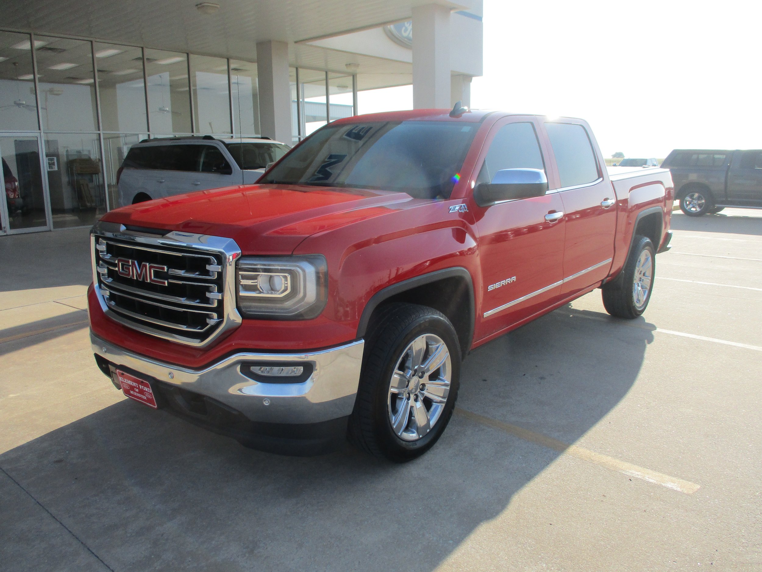 Used 2017 GMC Sierra 1500 SLT AWD/4WD image 2