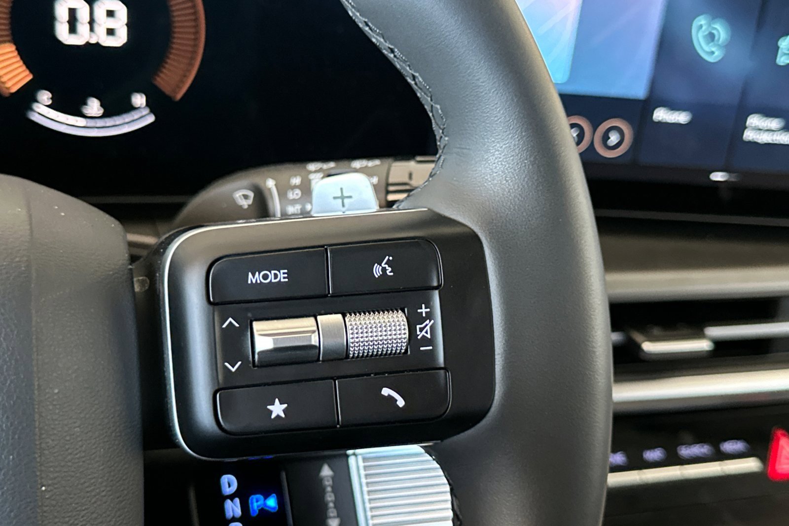 Certified 2025 Hyundai Santa Fe SEL image 37