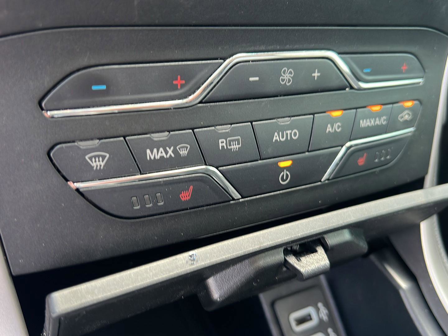 Used 2019 Ford Edge SEL w/ Equipment Group 201A image 27