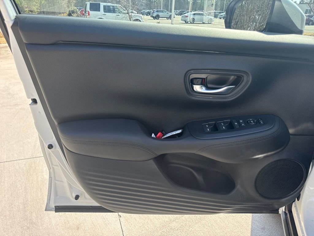 Certified 2025 Honda HR-V LX image 13