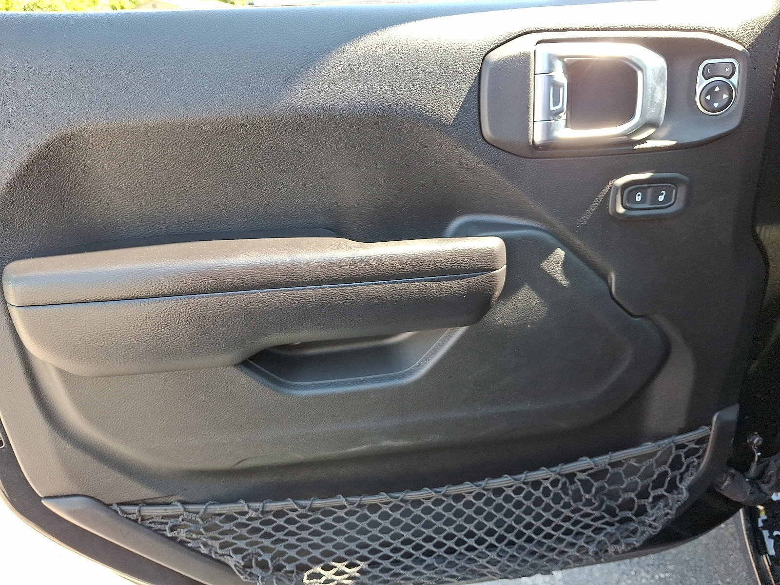 Used 2021 Jeep Wrangler Sport image 13