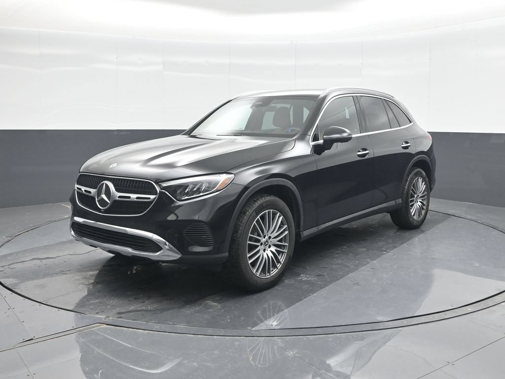 Used 2026 Mercedes-Benz GLC 300 image 1