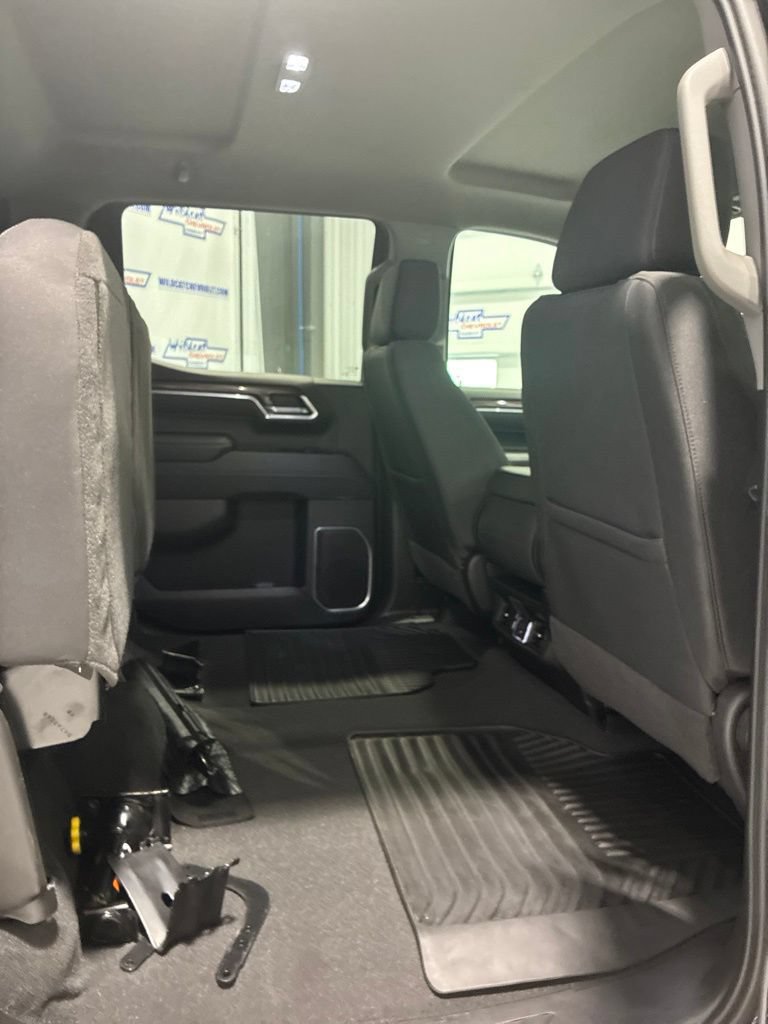 Used 2026 Chevrolet Silverado 1500 LT AWD/4WD image 39