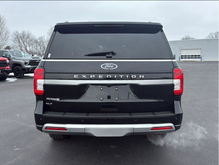 Used 2024 Ford Expedition XLT image 8