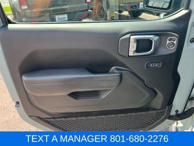 Used 2024 Jeep Wrangler Unlimited Rubicon 4xe w/ Capability Package AWD/4WD image 20