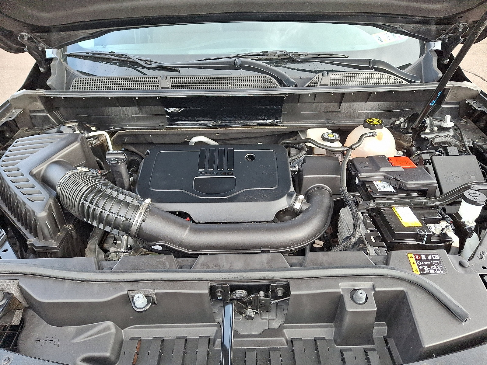 Used 2023 GMC Acadia SLE image 28