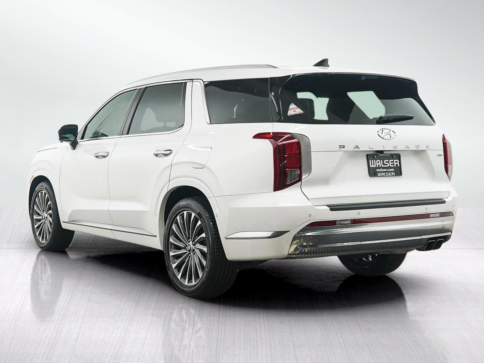 Used 2024 Hyundai Palisade Calligraphy AWD/4WD image 3